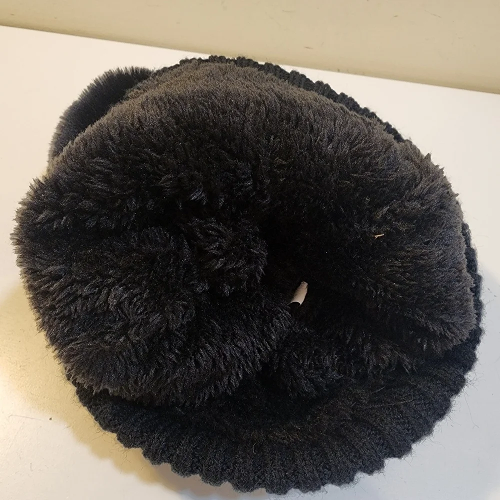 BRITT'S KNITs Buffalo Plaid Knit Beanie with Pom Nwt